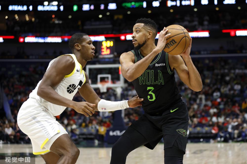 现出极高的 现出极高的